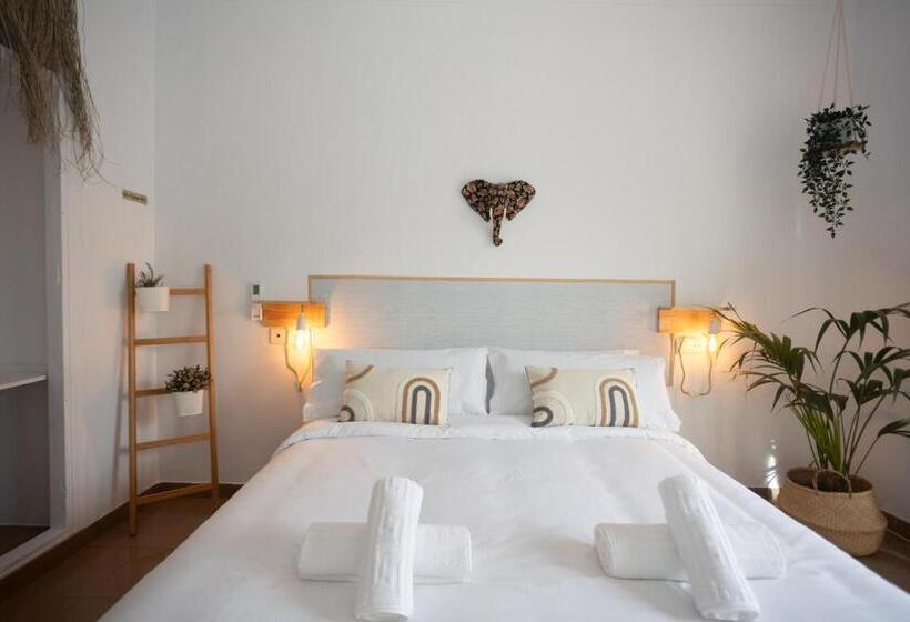 פנסיון Naim Guest House Nerja