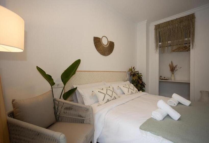 פנסיון Naim Guest House Nerja