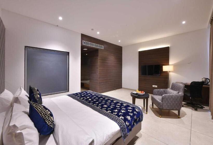 リゾートホテル Clubhouse Hotel Morbi