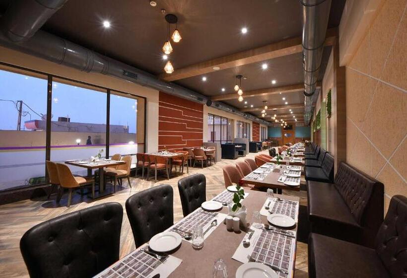 リゾートホテル Clubhouse Hotel Morbi