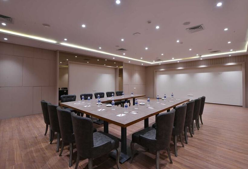 リゾートホテル Clubhouse Hotel Morbi