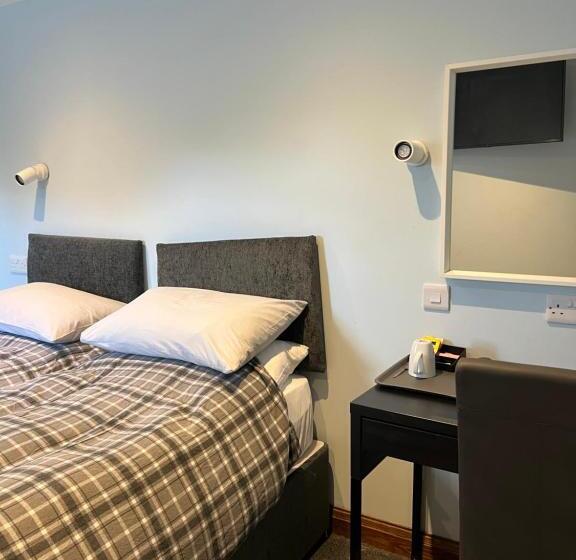 تختخواب و صبحانه Comus Inn