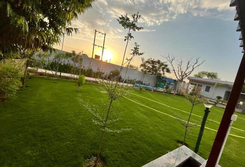 בית מלון כפרי Aarul Farms