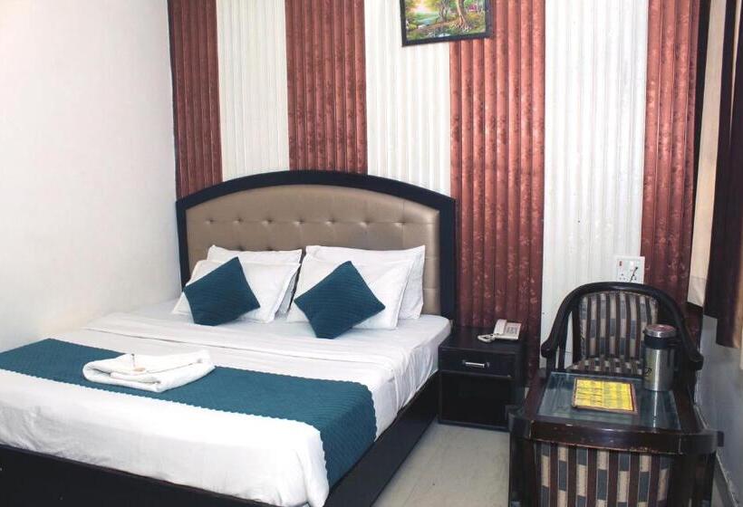 בית מלון כפרי Anand