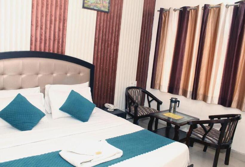 בית מלון כפרי Anand