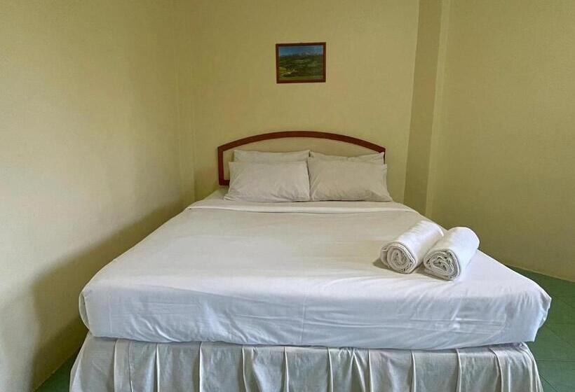 בית מלון כפרי Sea View Resort Rayong