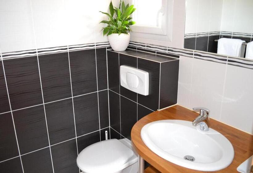 膳宿费 Chambre Avec Salle De Bain Privative Comme à L Hôtel Et Salon Cuisine à Partager Avec Les 4 Autres L