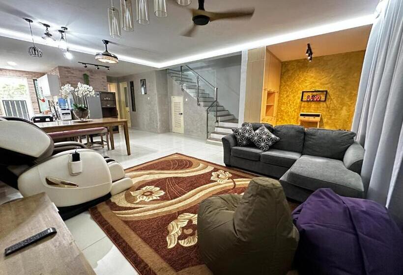 پانسیون Hygienic Cyberjaya Landed Homestay, Free Wifi, Free Parking, Self Check In