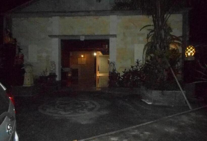 펜션 Suci Amerta Guest House