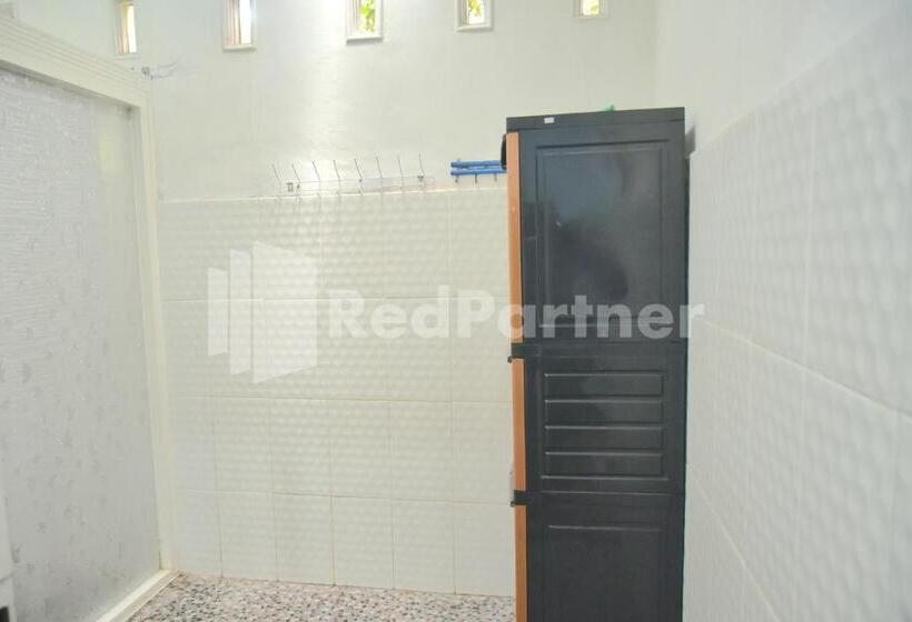 ホテル Fanta Home At Pronojiwo Lumajang Redpartner