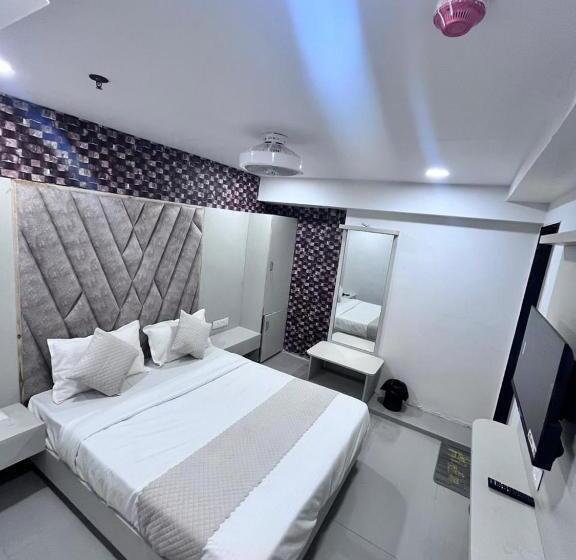 Fabhotel Grey Sky   Nr Gandhinagar Sector 11