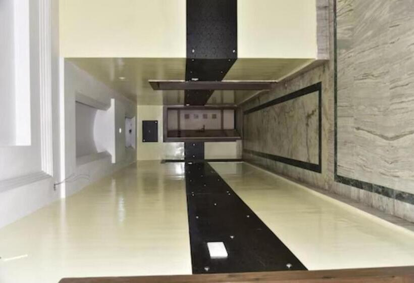 فندق Royal Guest House, Gaya