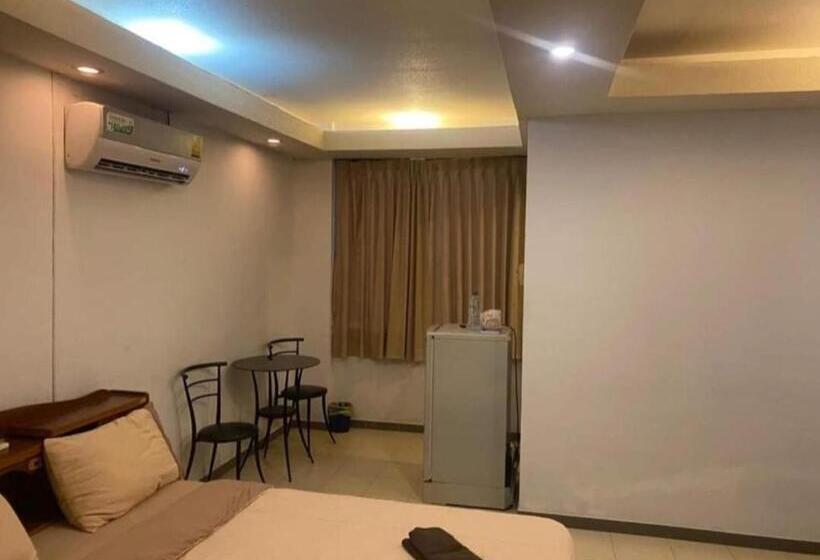 فندق Jomtien Seaside Guesthouse