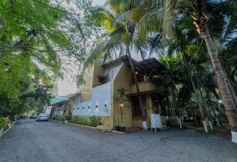 호텔 Ll Empyrean Stay Ll Coconut Beach Farm Resort Ll