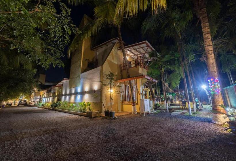 호텔 Ll Empyrean Stay Ll Coconut Beach Farm Resort Ll