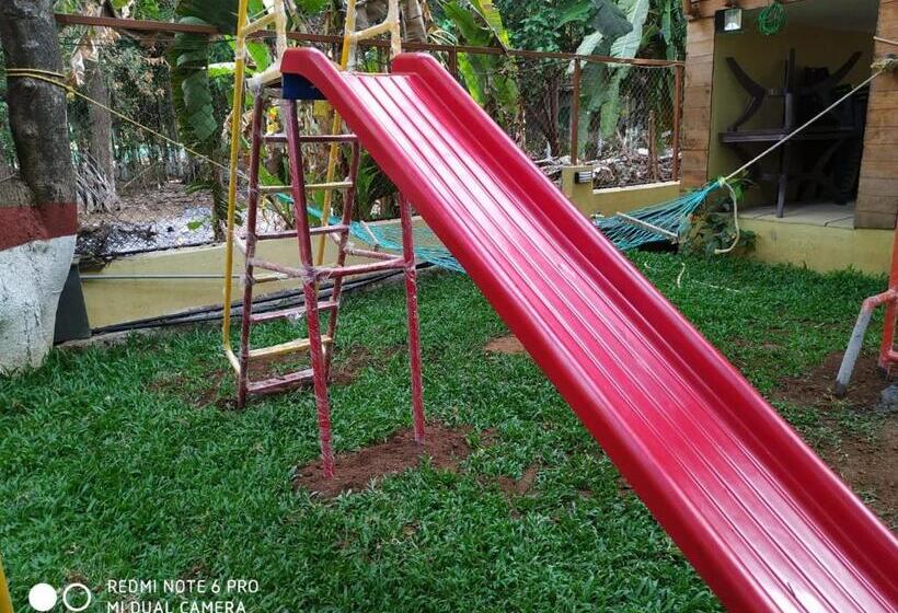 호텔 Ll Empyrean Stay Ll Coconut Beach Farm Resort Ll