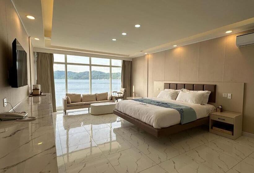 Отель Luckytito Anilao Resort