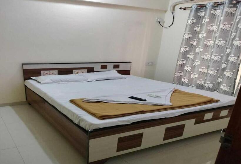 בית מלון כפרי Oyo Shree Balaji Guest House