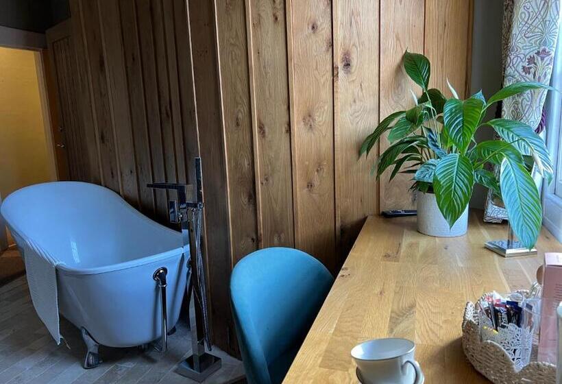 בית מלון כפרי The Roost