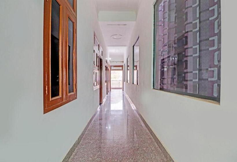 Oyo Hotel Redfly Inn