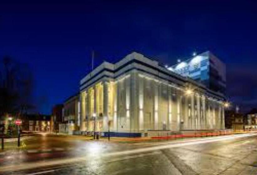 پانسیون Hull City Apartment No 09