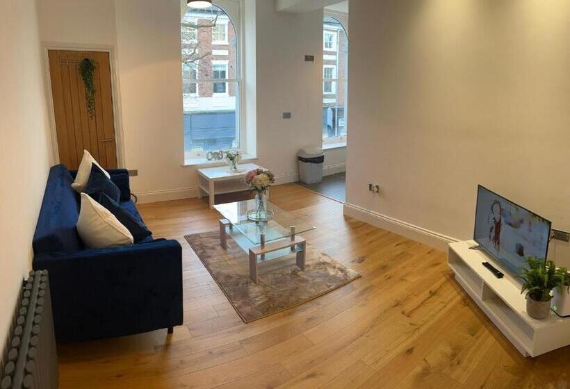 پانسیون Hull City Apartment No 09