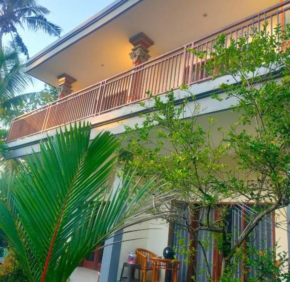 膳宿费 Karmila House