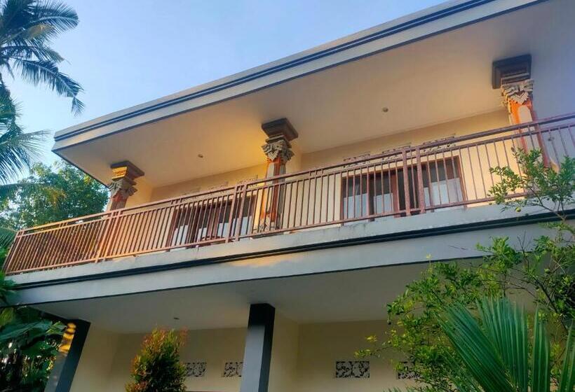 膳宿费 Karmila House