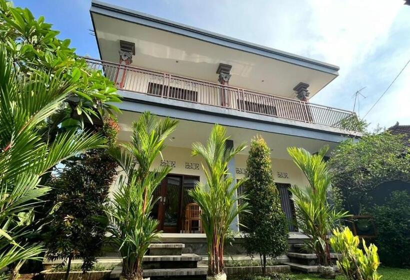 膳宿费 Karmila House