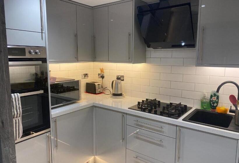 پانسیون Modern Studio In Natural Surroundings