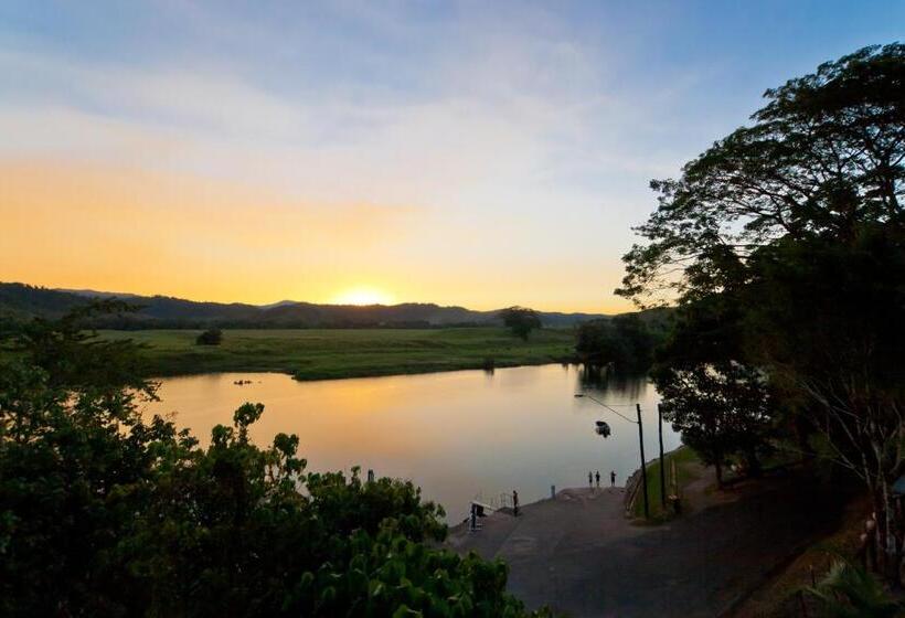 호텔 Daintree Riverview Lodges