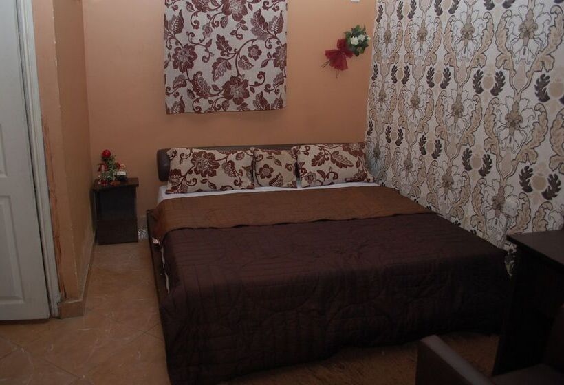 Dcove Hotel & Suites