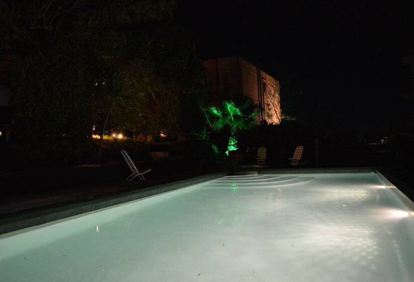 هتل Marina Punta Colorada