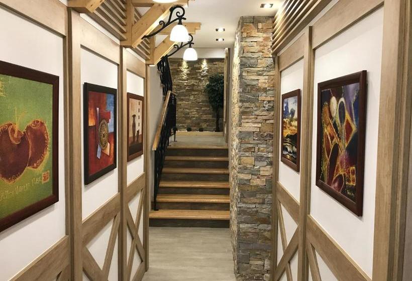 هتل Villa Natural Wood