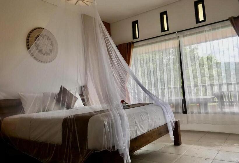 호스텔 Kraras Munduk Guest House & Donbiyu Rendezvous Restaurant