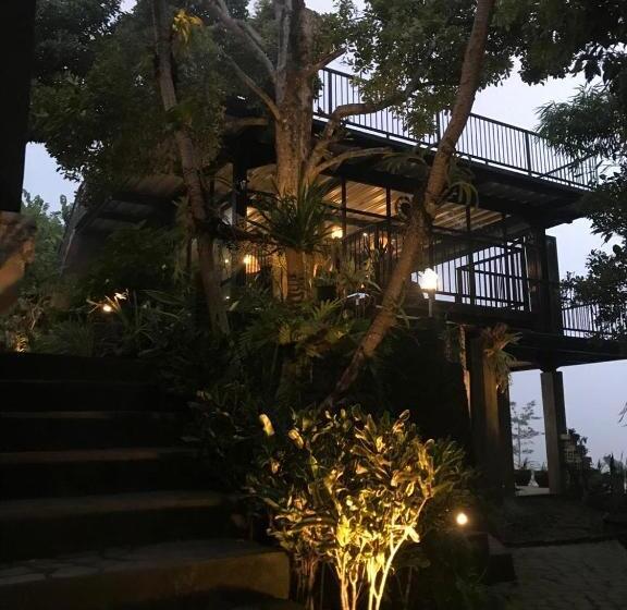 호스텔 Kraras Munduk Guest House & Donbiyu Rendezvous Restaurant