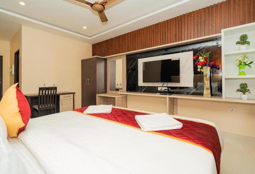 Отель Brindavan Elite