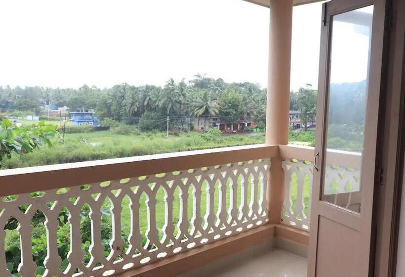 호텔 New Moon Retreat