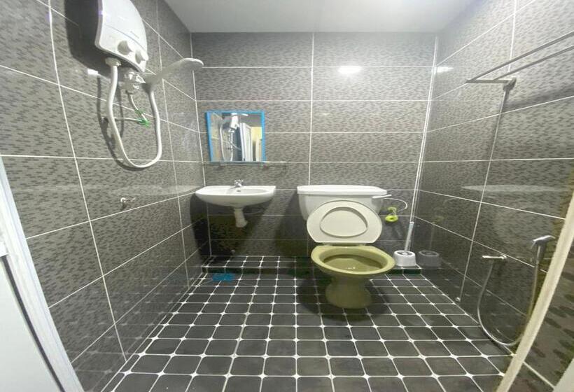 فندق Oyo Home 90904 Ray Yan Guesthouse