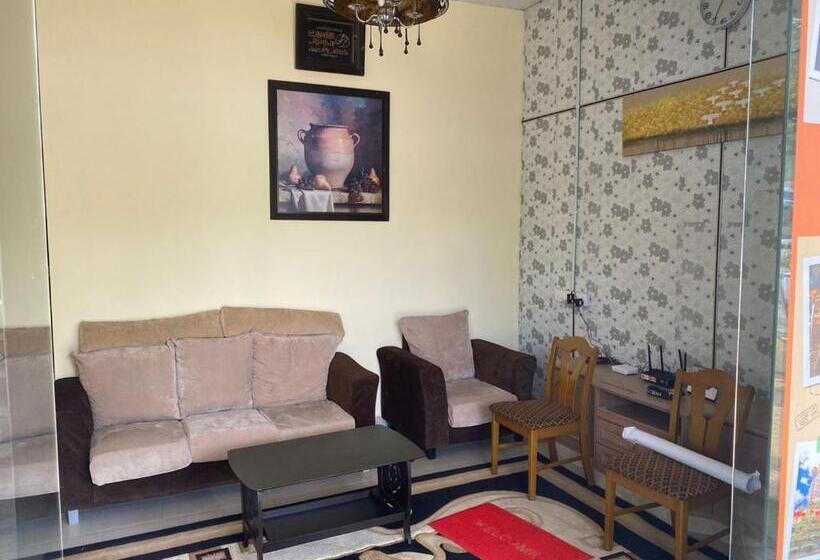 فندق Oyo Home 90904 Ray Yan Guesthouse