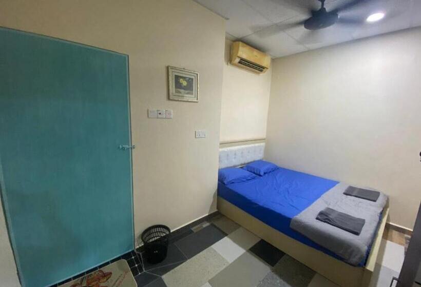 فندق Oyo Home 90904 Ray Yan Guesthouse
