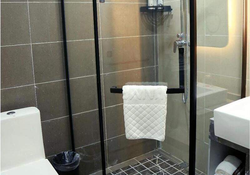 בית מלון כפרי Thank Inn Chain Fuyang Linquan Stadium