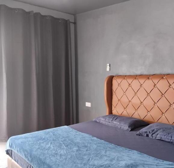 Пансион Adana Homestay & Pool