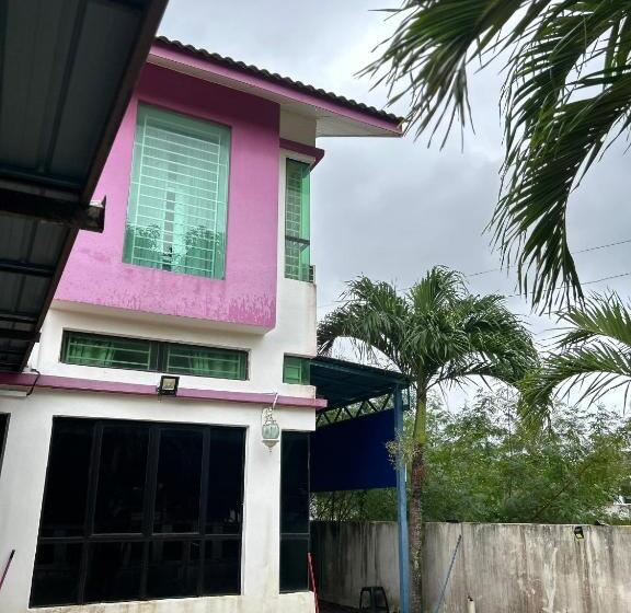 پانسیون Sufi Homestay Kota Bharu