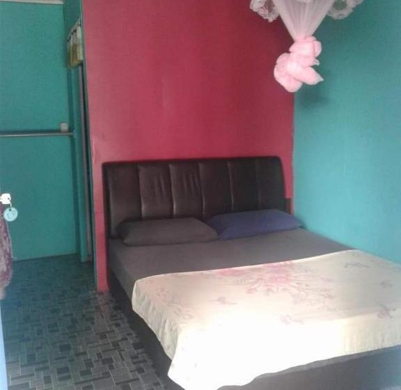 هاستل Ella S Place Salang Tioman