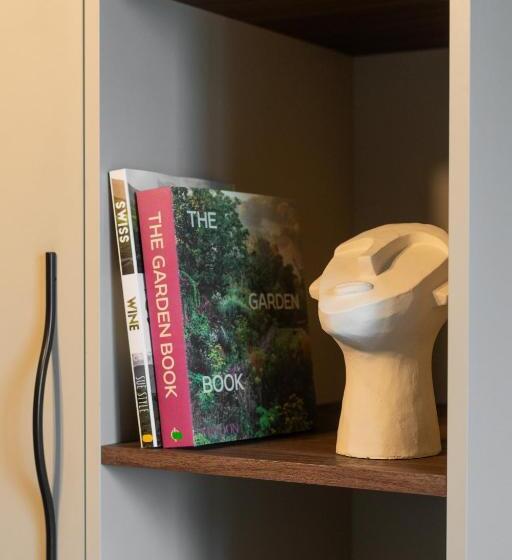 Отель Ariv Apartments Zug