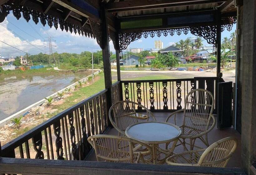 호텔 Chalet And Homestay Kasih Bonda For Musllim Only