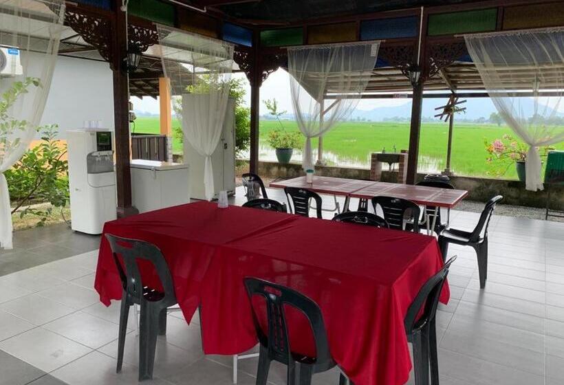 호텔 Chalet And Homestay Kasih Bonda For Musllim Only