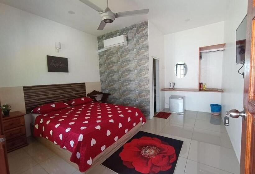 호텔 Chalet And Homestay Kasih Bonda For Musllim Only