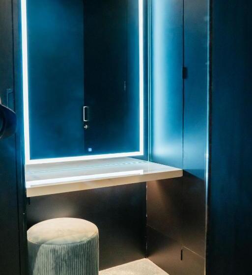 هتل کپسول Capsule Transit Sleep Lounge Klia T1   Landside